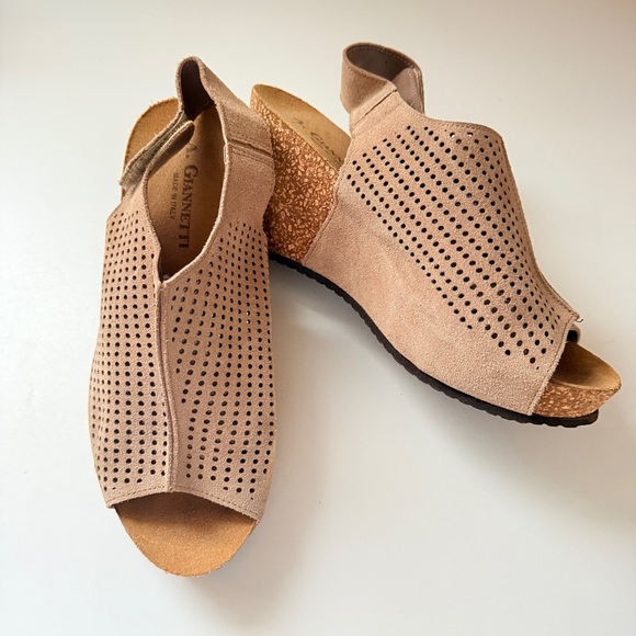 A. Giannetti Made in Italy Perforated Wedge Sandals Taupe Suede Peep Toe - Picture 1 of 5